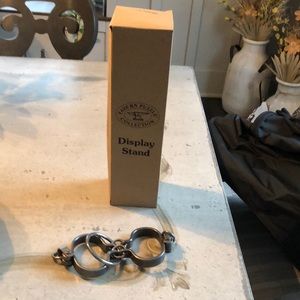 NWOT Tavern Puzzle Collection - Puzzle and Stand with Wooden Base.